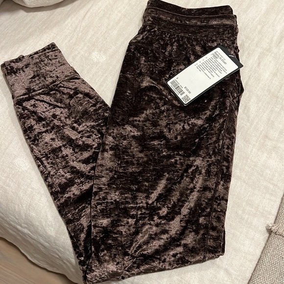 Lululemon Ready To Crush French Press Brown Velvet Special Edition Joggers NWT - Picture 3 of 4